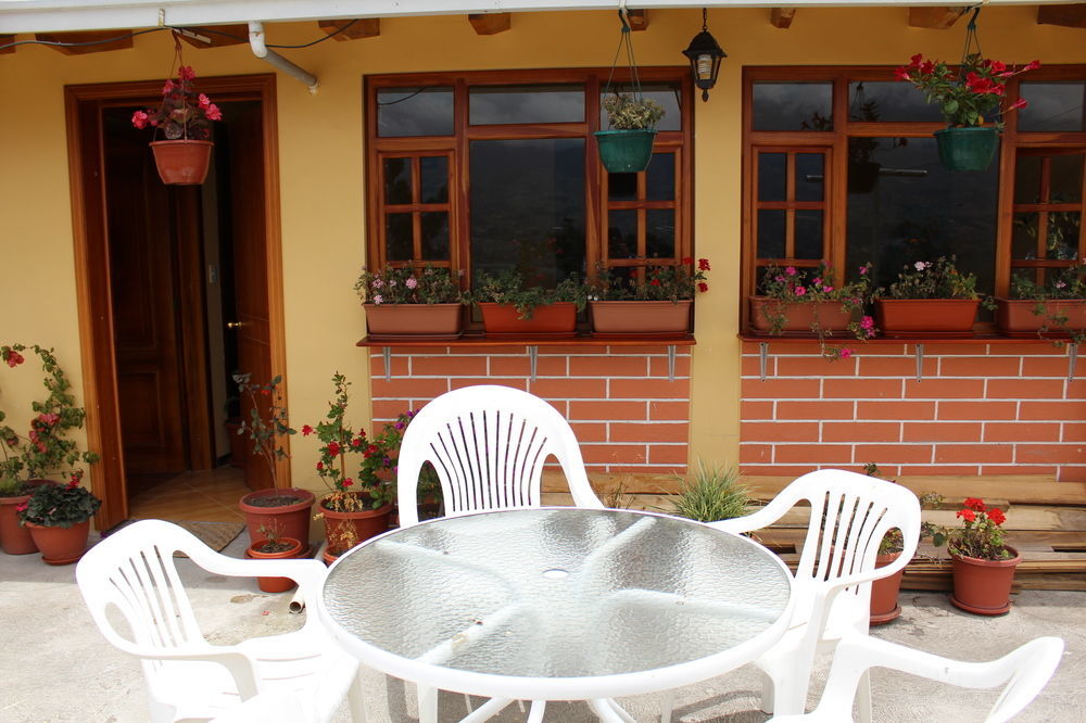 Casa De Luis Bed & Breakfast Otavalo Exterior photo
